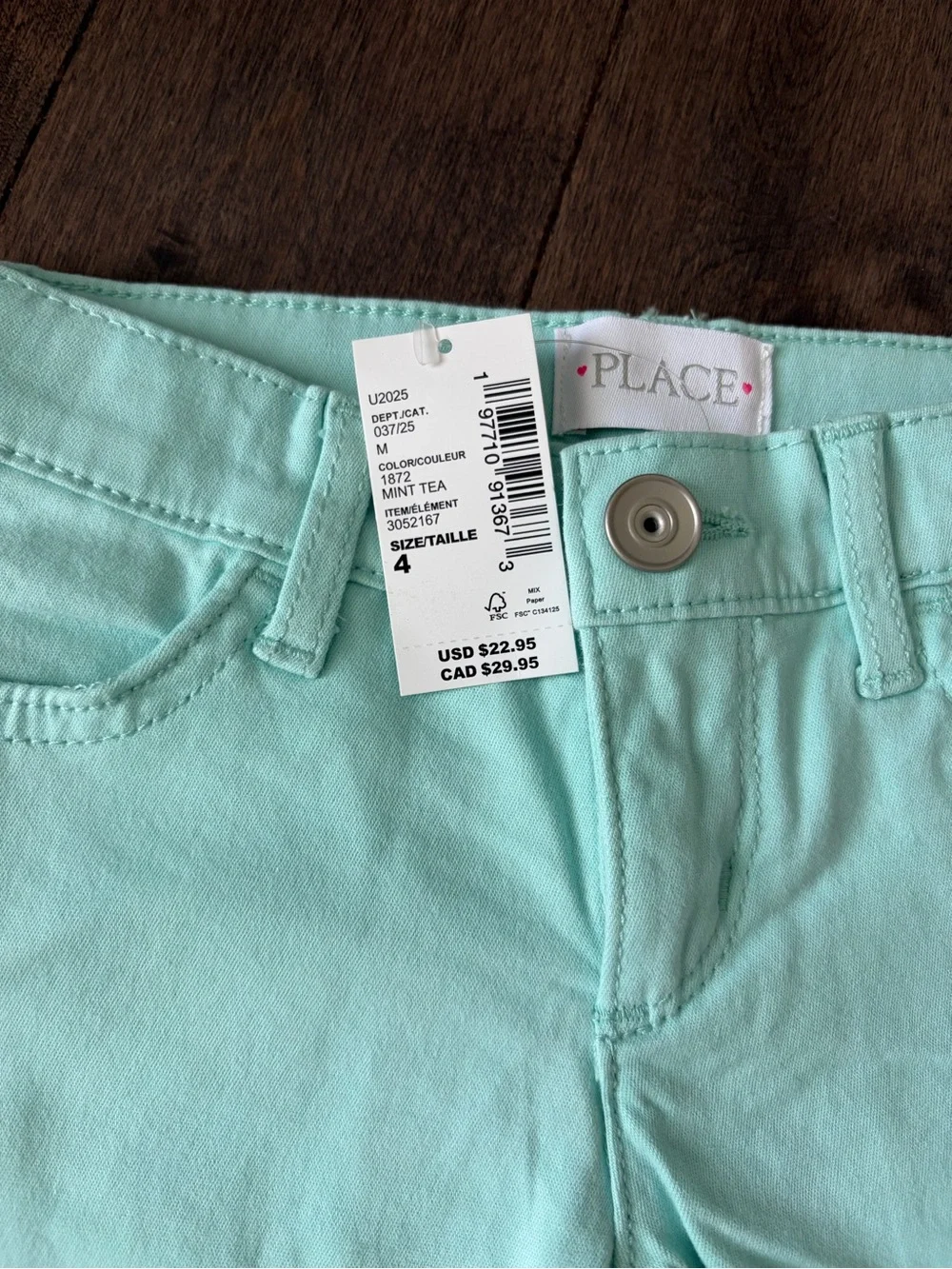 NWT The Children's Place Mint Green Girls' Roll-Cuff Shorts size 4